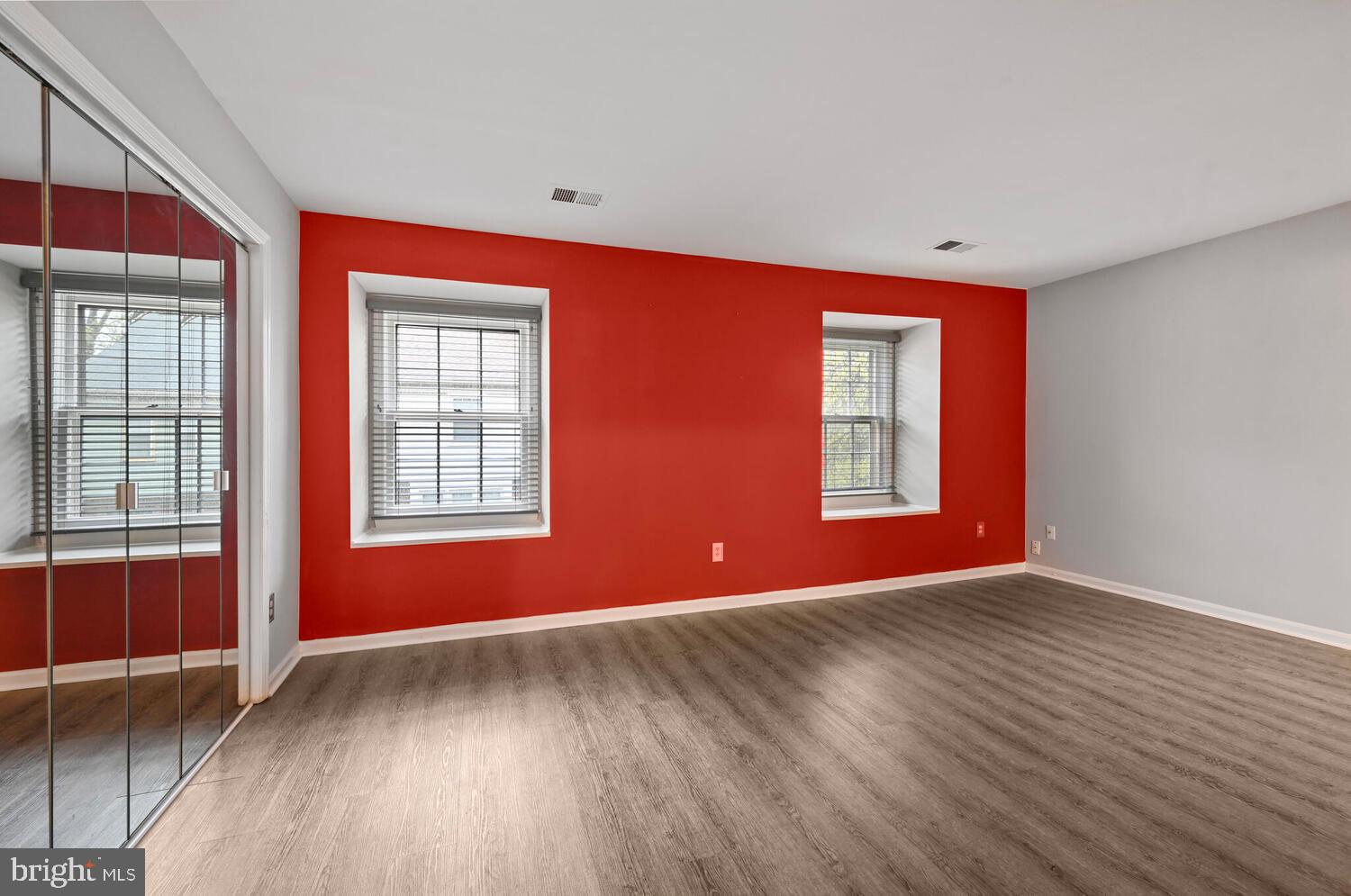 WOODSIDE - Residential