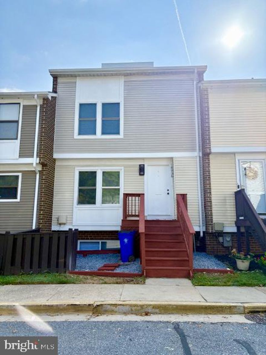 Welcome to this 4 Level Townhome w/fenced in rear maintenance free patio great for entertaining! Fully finished lower level w/Bedroom full bath. New paint and flooring on main level, open kitchen w/Granite counters & stainless appliances. Laminate wood flooring through out. Top floor is dedicated to Master Suite w/vaulted ceilings & sky lighting. New Windows & HVAC system. Don't sleep on this opportunity, stop by today!

Requirements:
Credit score: 680+
Income: 3 times rent
No negative rental history
All applicants 18+ MUST apply

**ATTENTION**:
We do not ask people to submit rental applications in order to see properties. Do not submit applications on systems that we do not authorize. Beware of scams!