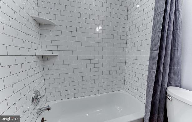 TEMPLE UNIVERSITY - Residential Lease