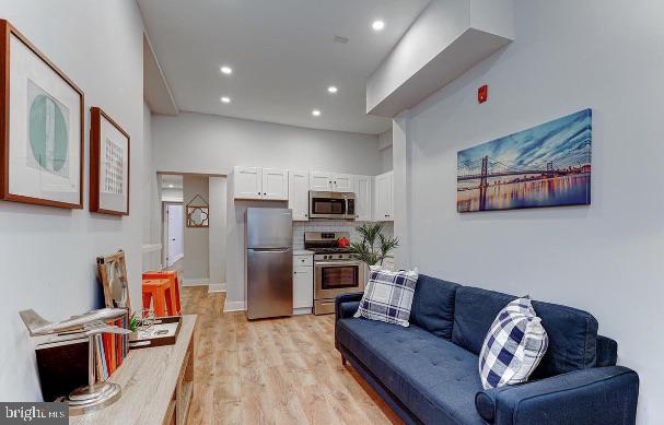 TEMPLE UNIVERSITY - Residential Lease