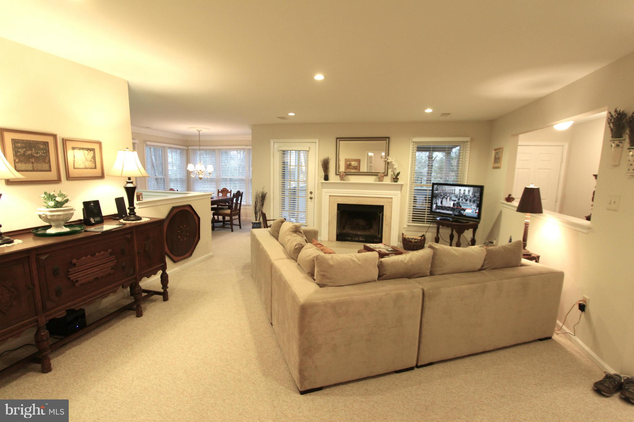 HAMPTON POINTE - Residential