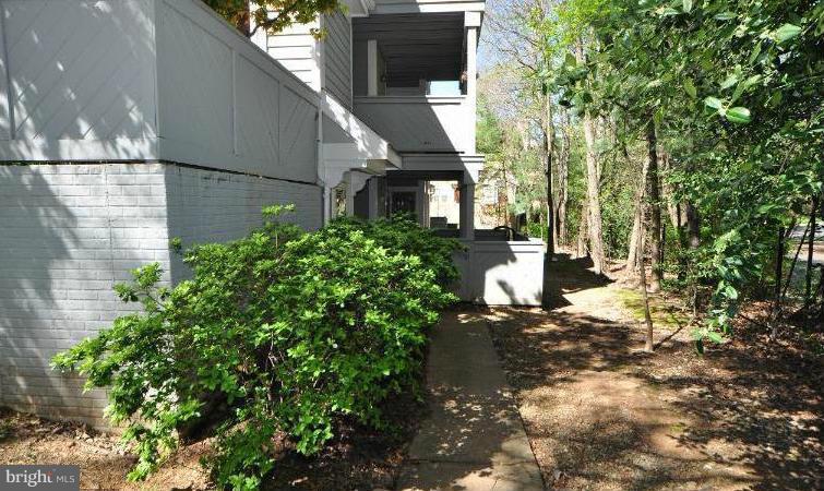 HAMPTON POINTE - Residential