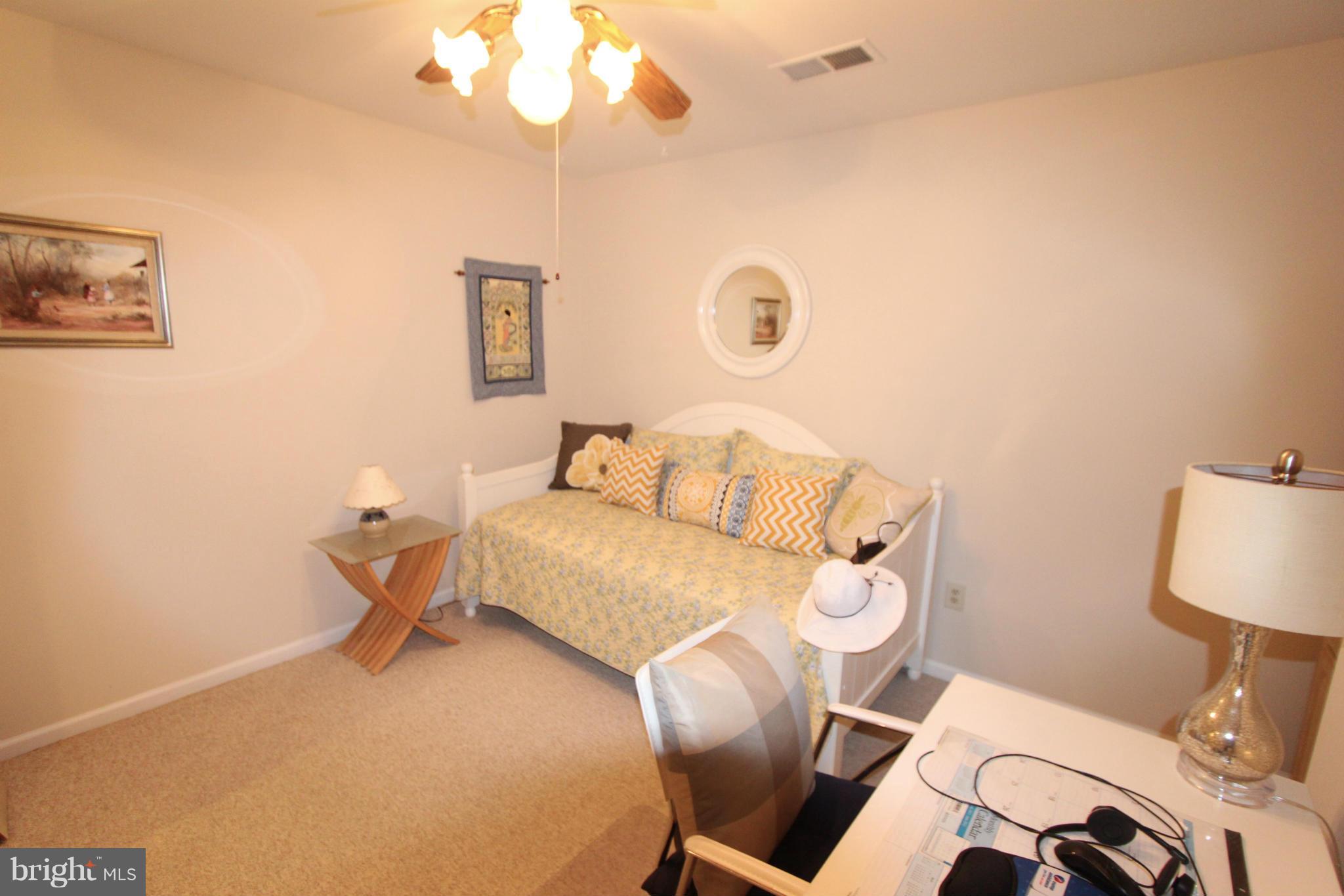 HAMPTON POINTE - Residential