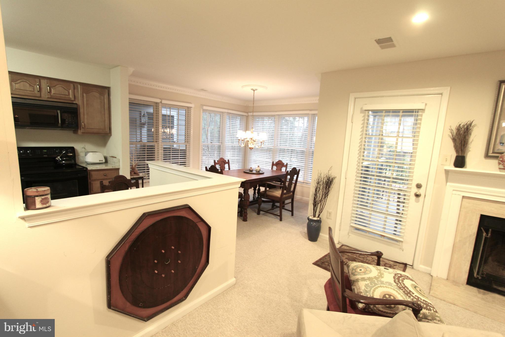 HAMPTON POINTE - Residential