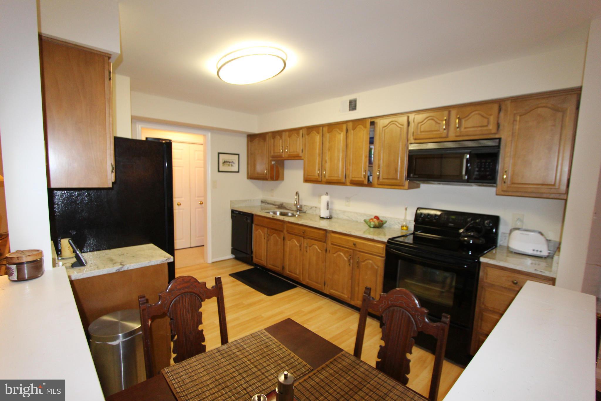 HAMPTON POINTE - Residential