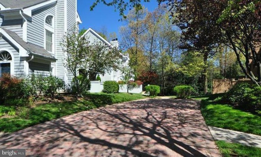 This 2 Bedroom & 2 bath Condo is conveniently located in sought after Reston!  Open Floor Plan **Granite Counters**lots of cabinet & counter space**Wood burning fireplace in Living Room**Crown Molding**Large Master Bedroom**Porch backs up to woods**This fabulous home won't last long!!