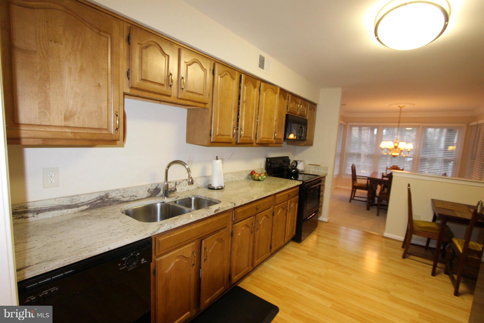 HAMPTON POINTE - Residential