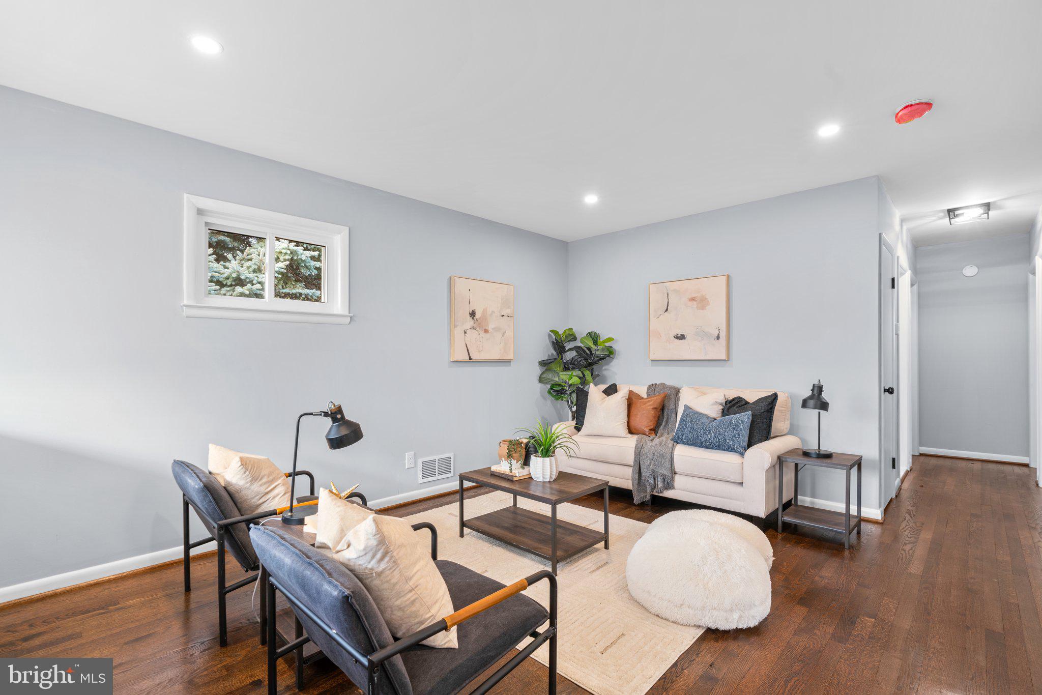 CATONSVILLE MANOR - Residential