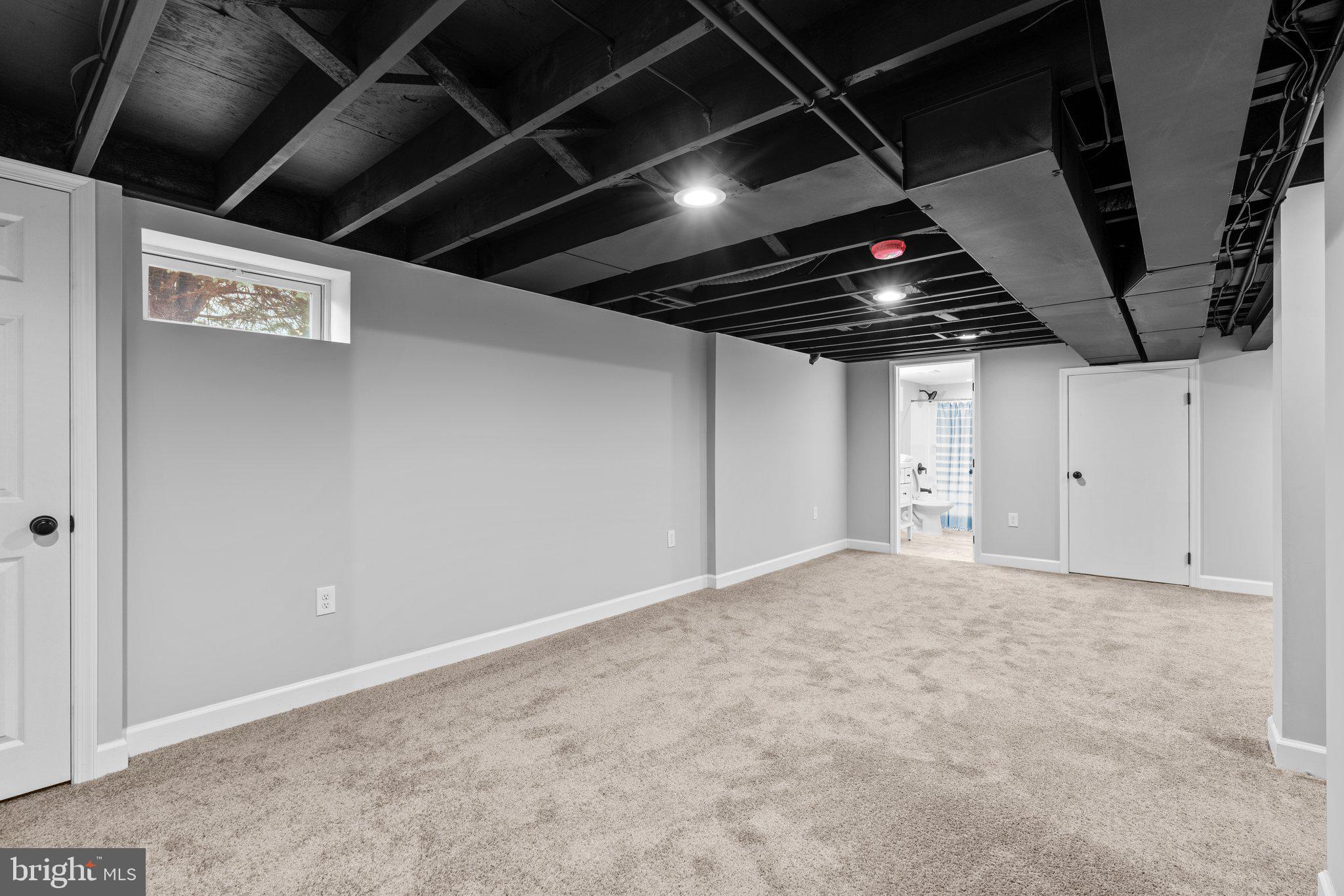 CATONSVILLE MANOR - Residential