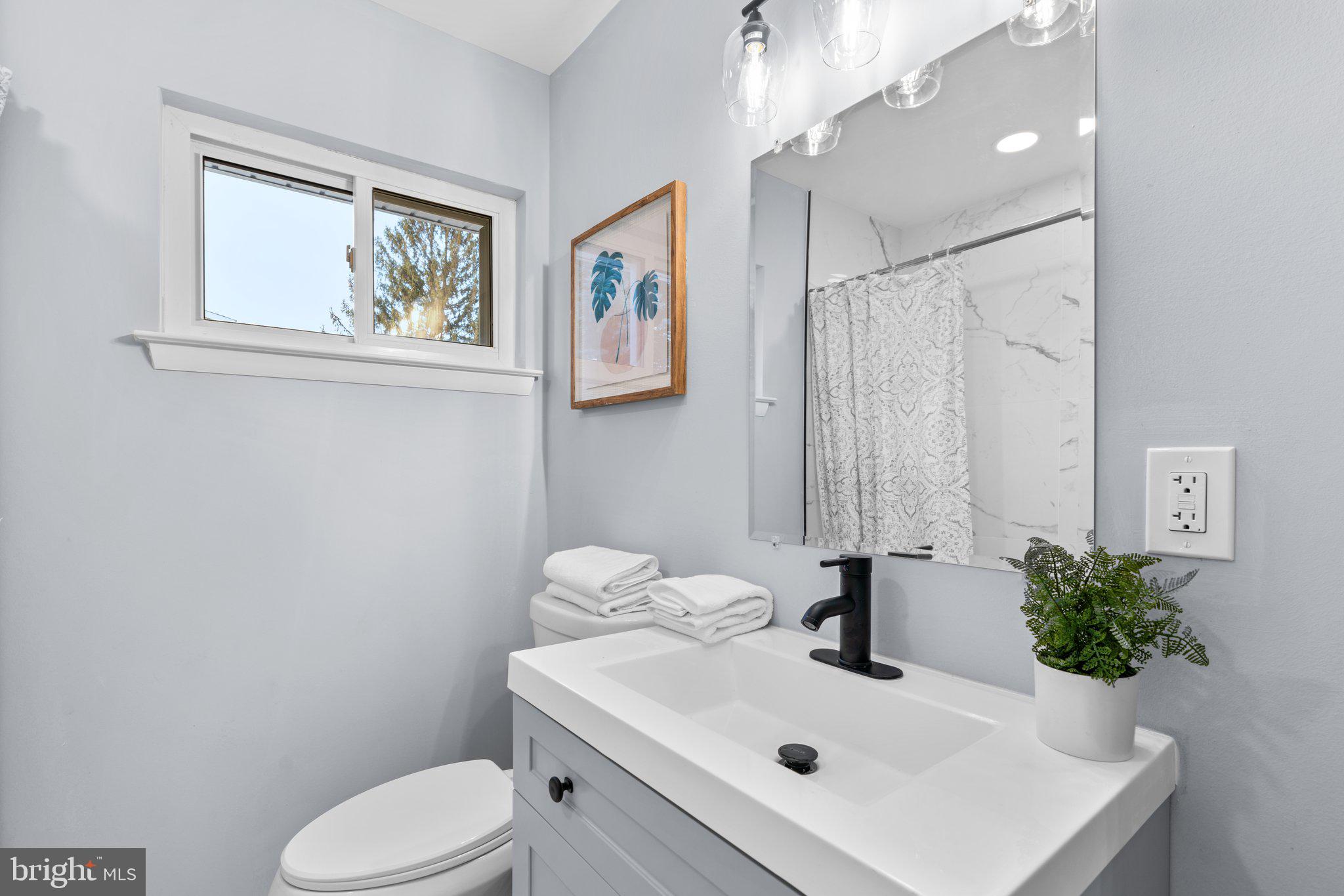 CATONSVILLE MANOR - Residential