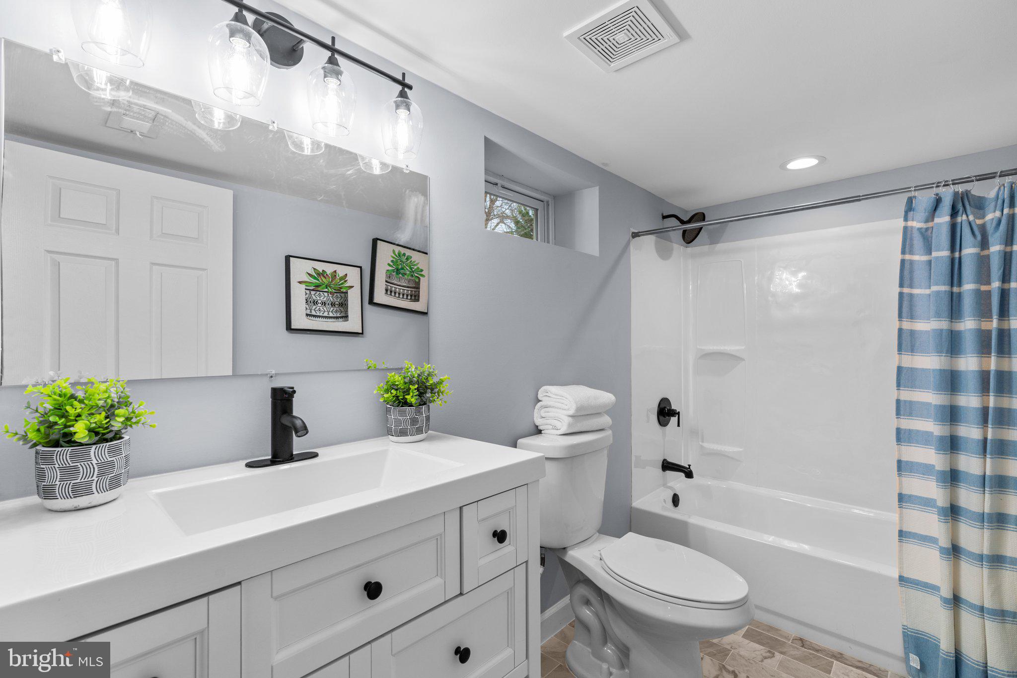 CATONSVILLE MANOR - Residential