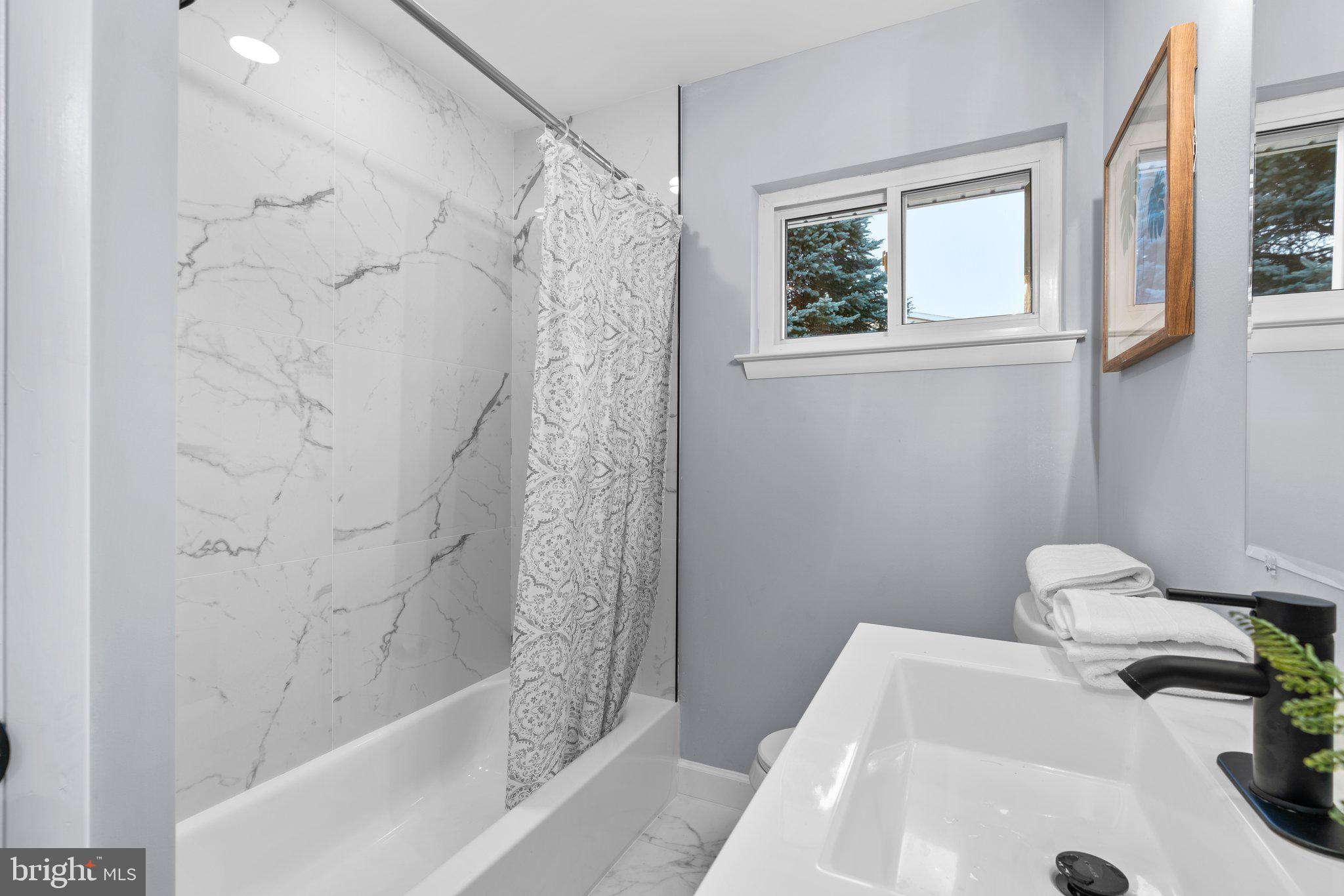 CATONSVILLE MANOR - Residential