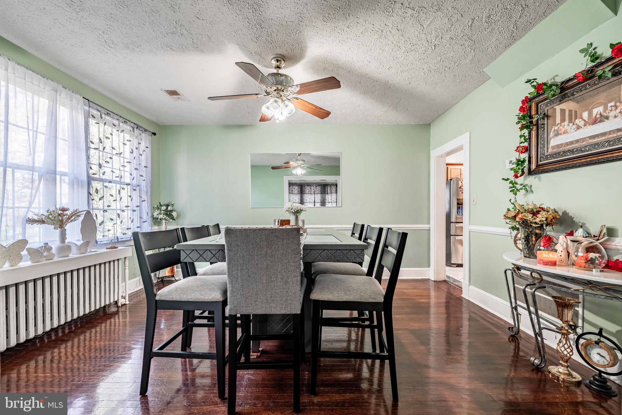 LARCHMONT - Residential