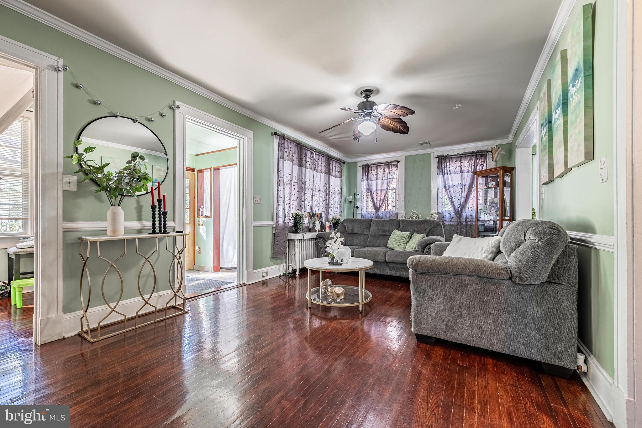 LARCHMONT - Residential