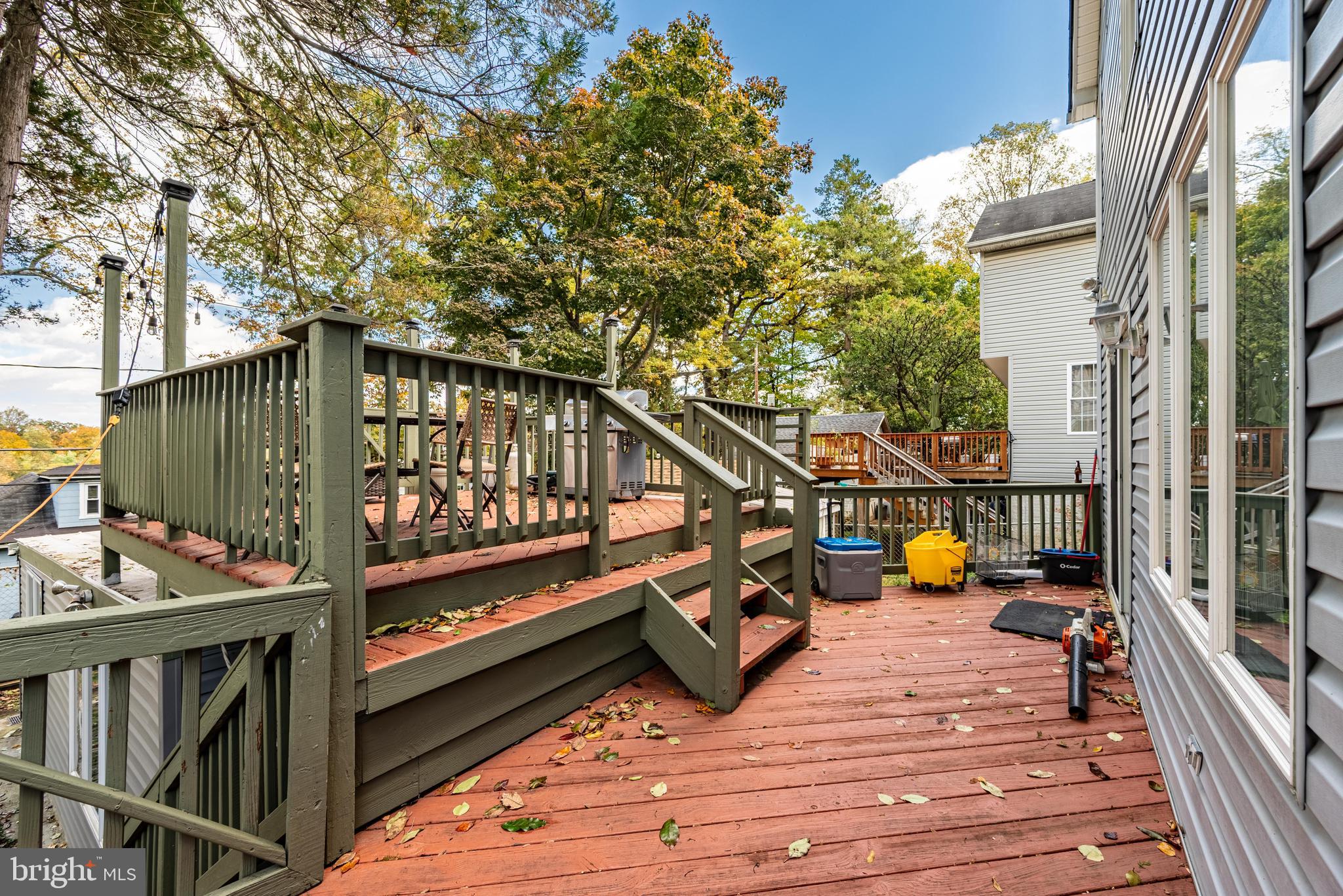 LARCHMONT - Residential