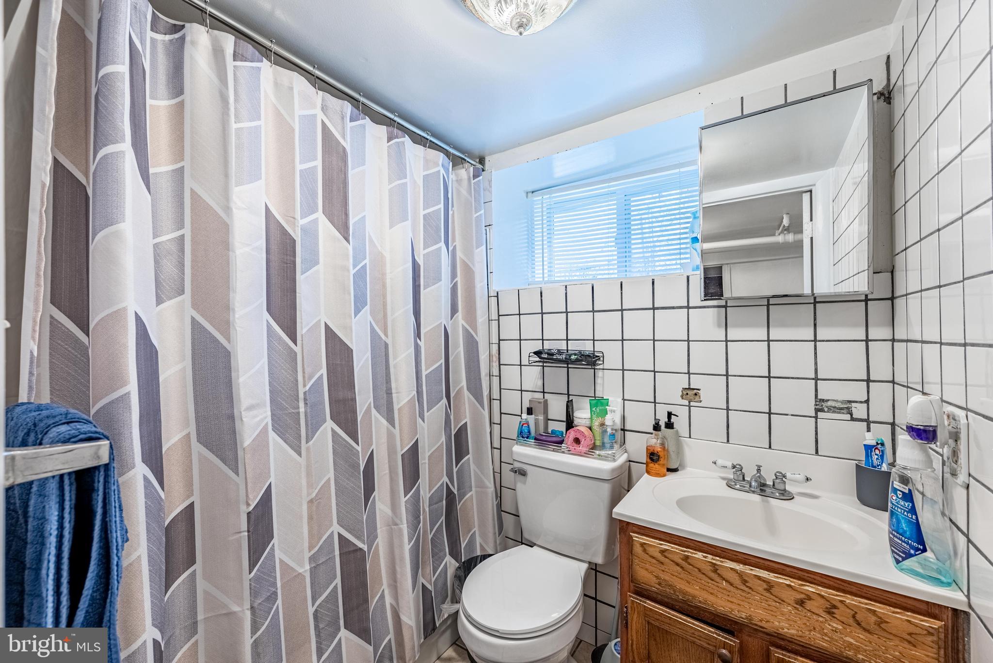 LARCHMONT - Residential