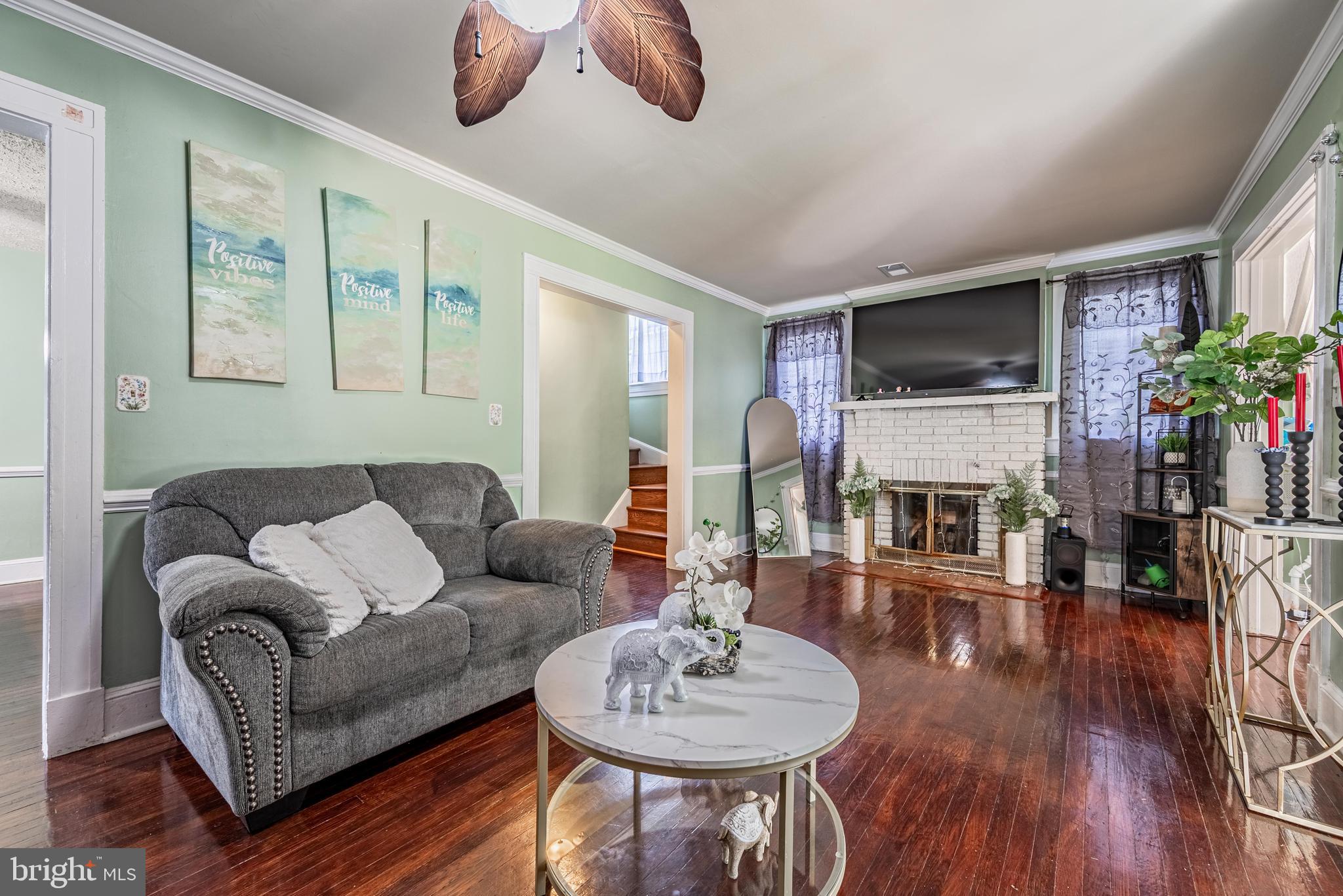 LARCHMONT - Residential