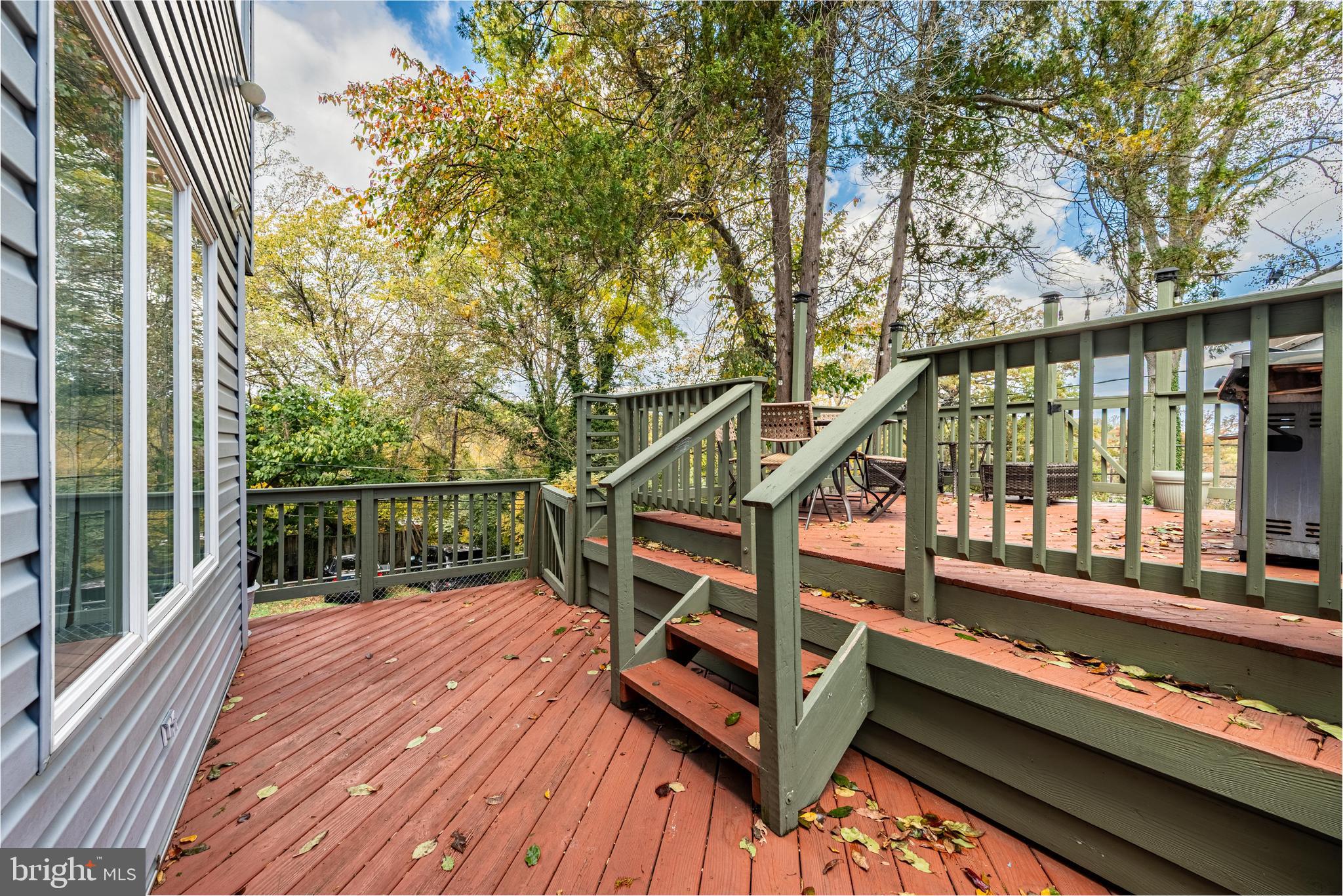 LARCHMONT - Residential