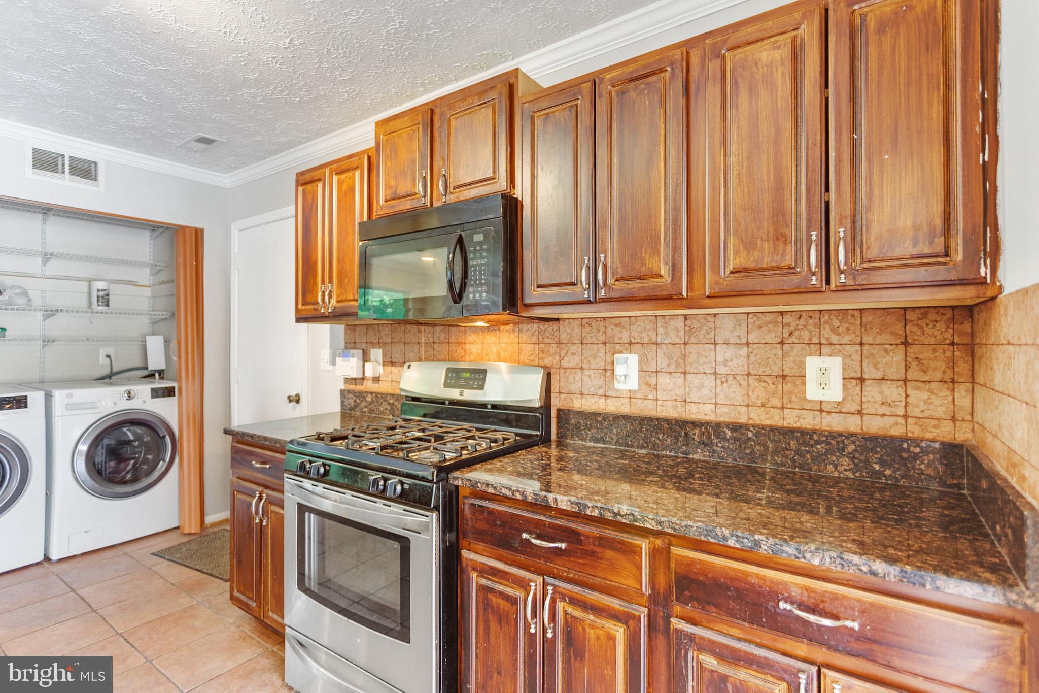 OXFORD OAKS - Residential