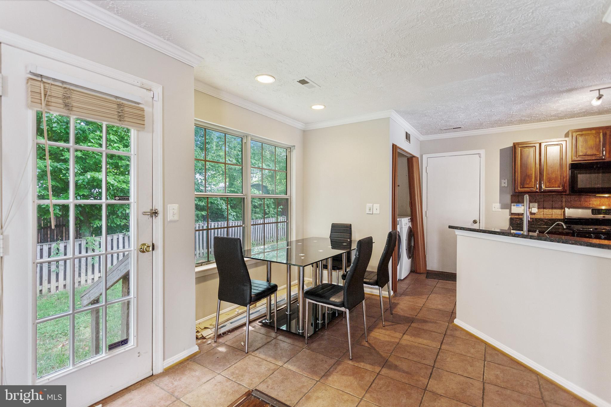 OXFORD OAKS - Residential