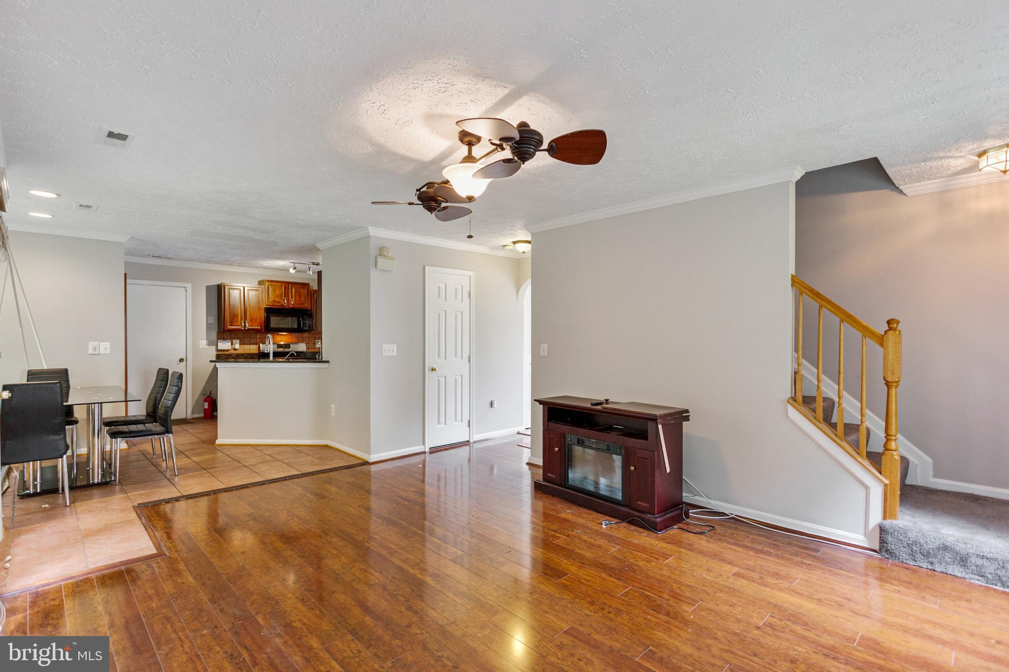 OXFORD OAKS - Residential