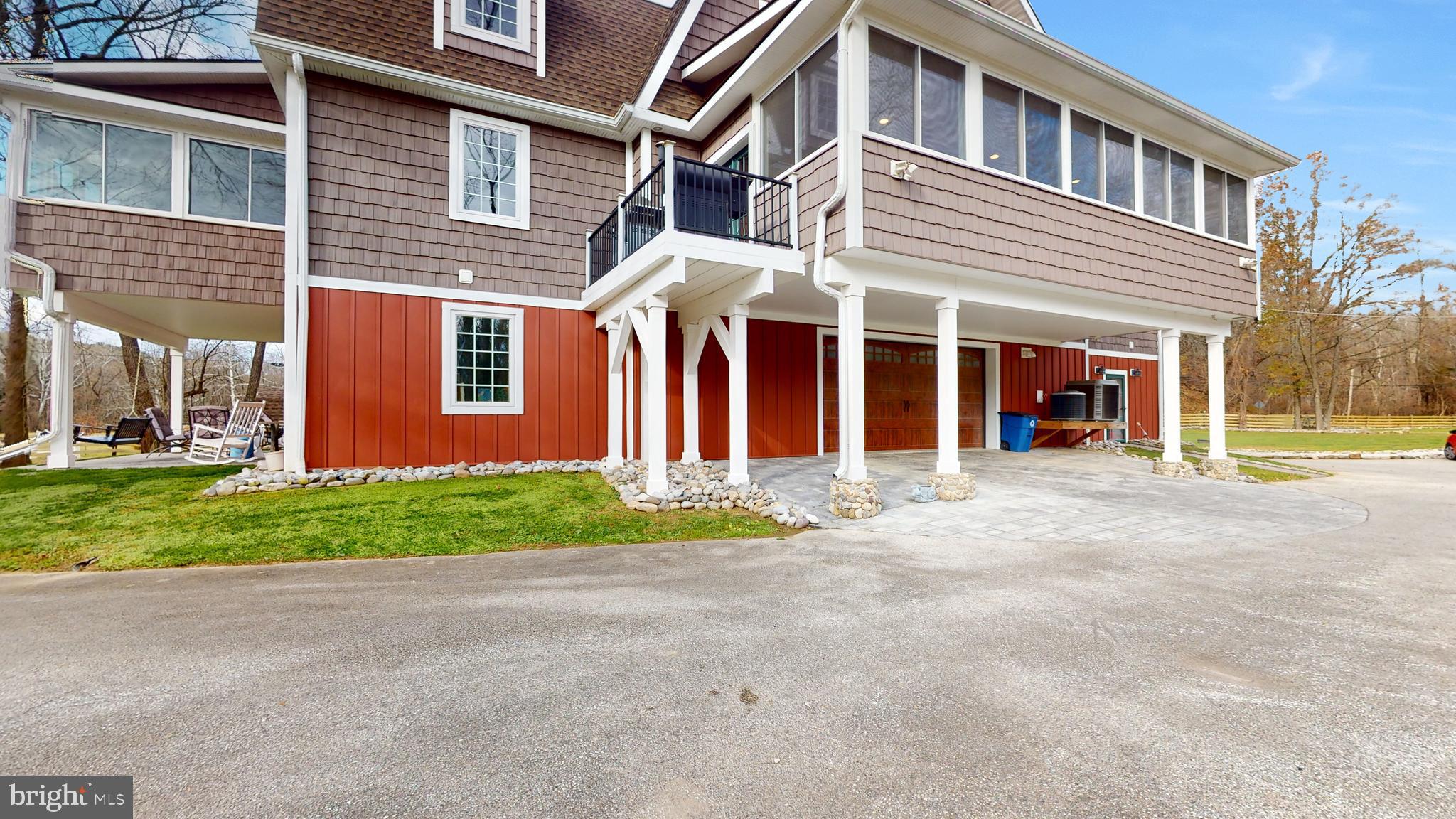 901 CRUM CREEK