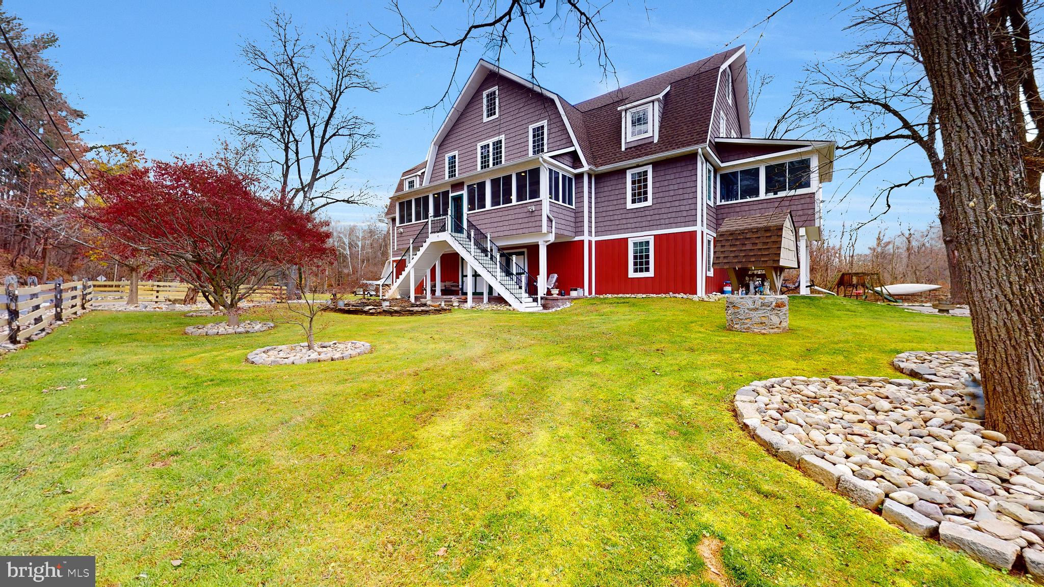 901 CRUM CREEK