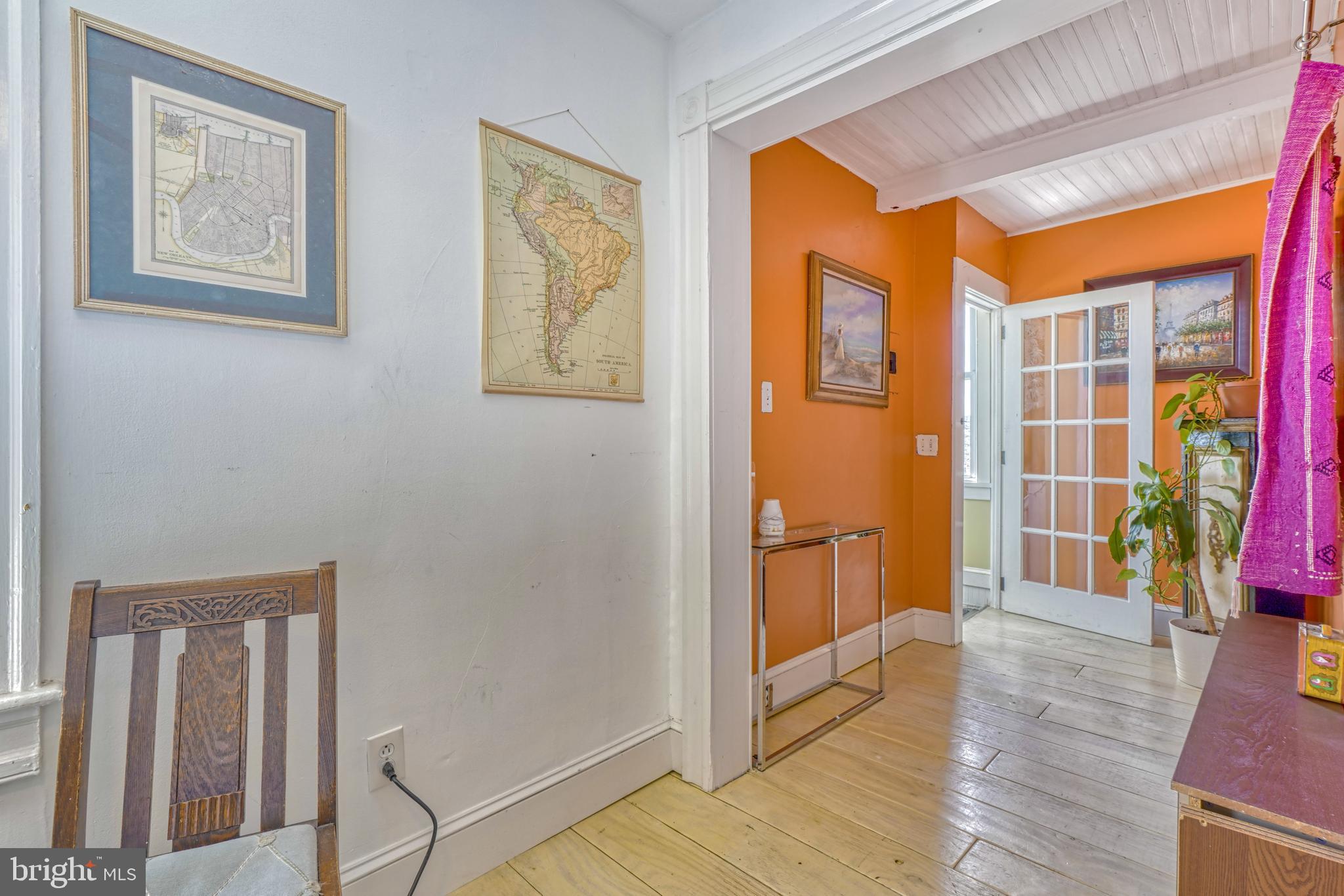 LAURAVILLE HISTORIC DISTRICT - Residential