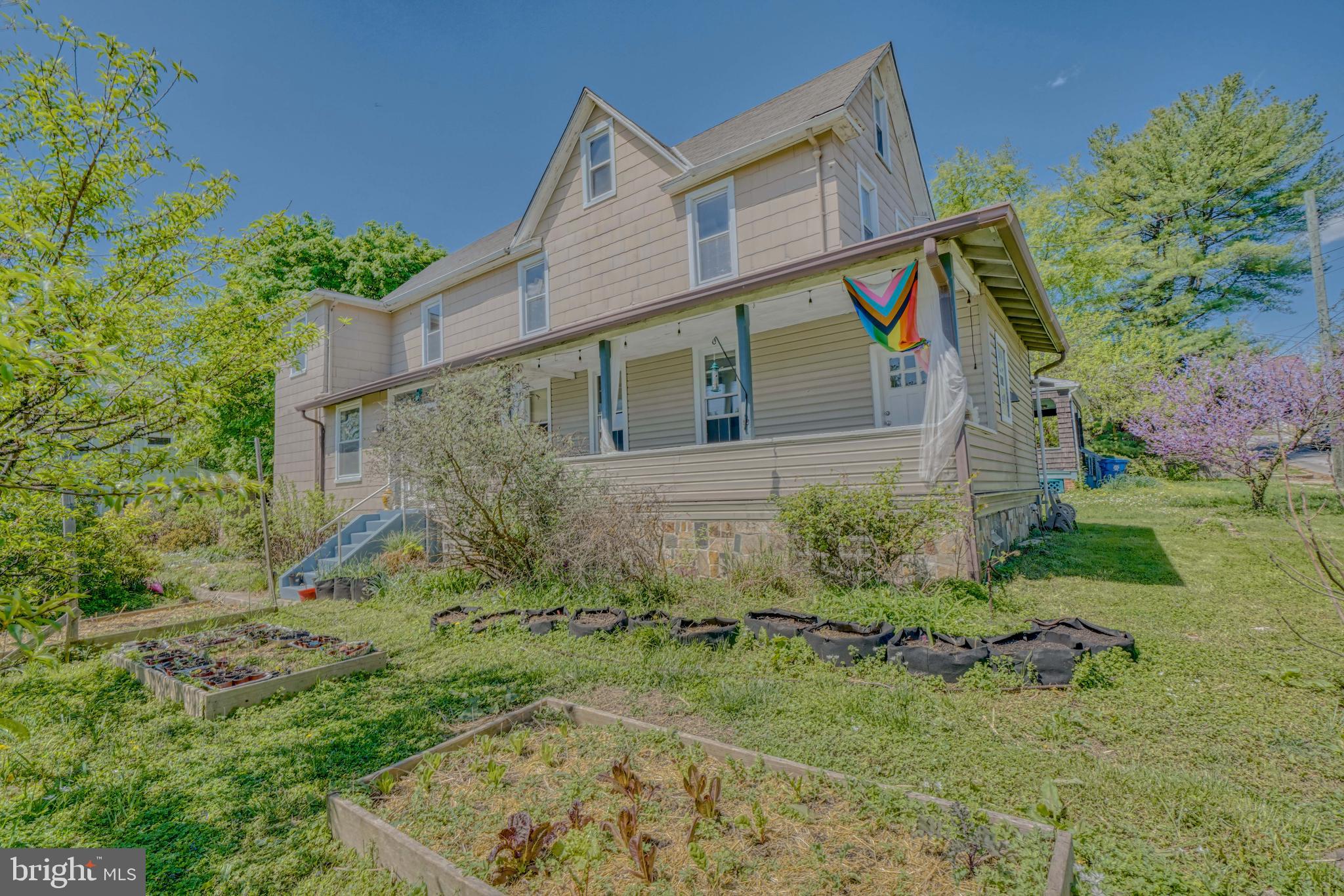 LAURAVILLE HISTORIC DISTRICT - Residential