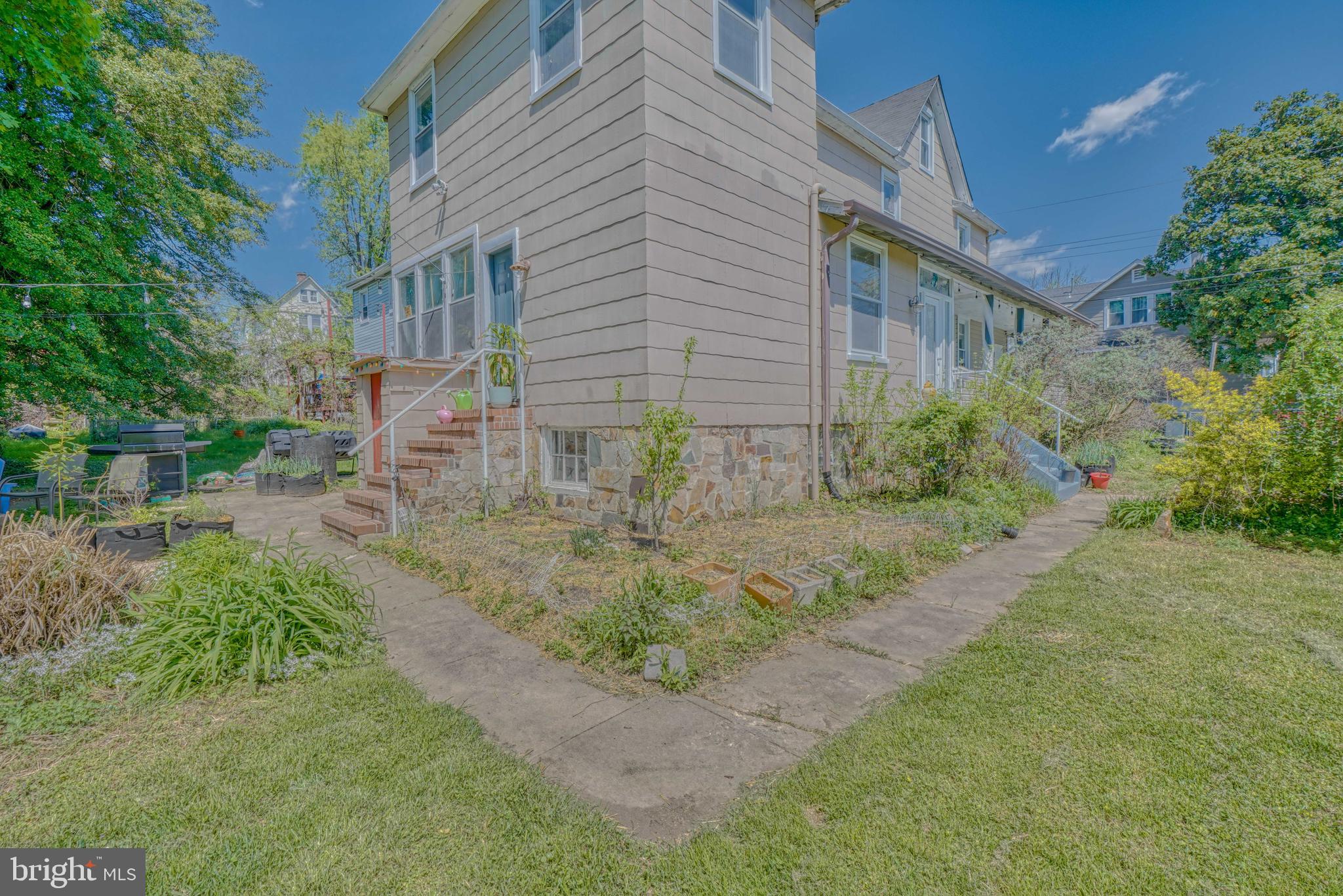 LAURAVILLE HISTORIC DISTRICT - Residential