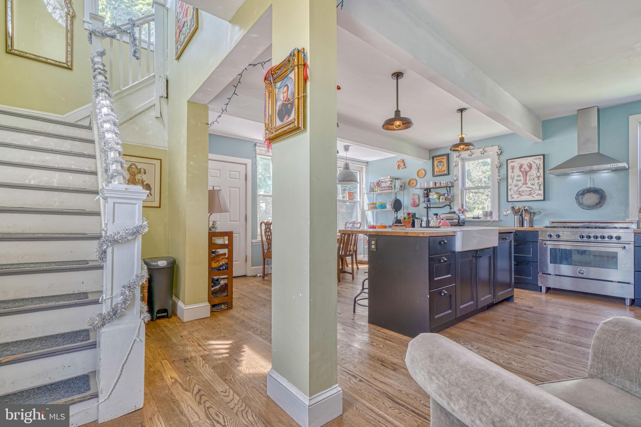 LAURAVILLE HISTORIC DISTRICT - Residential