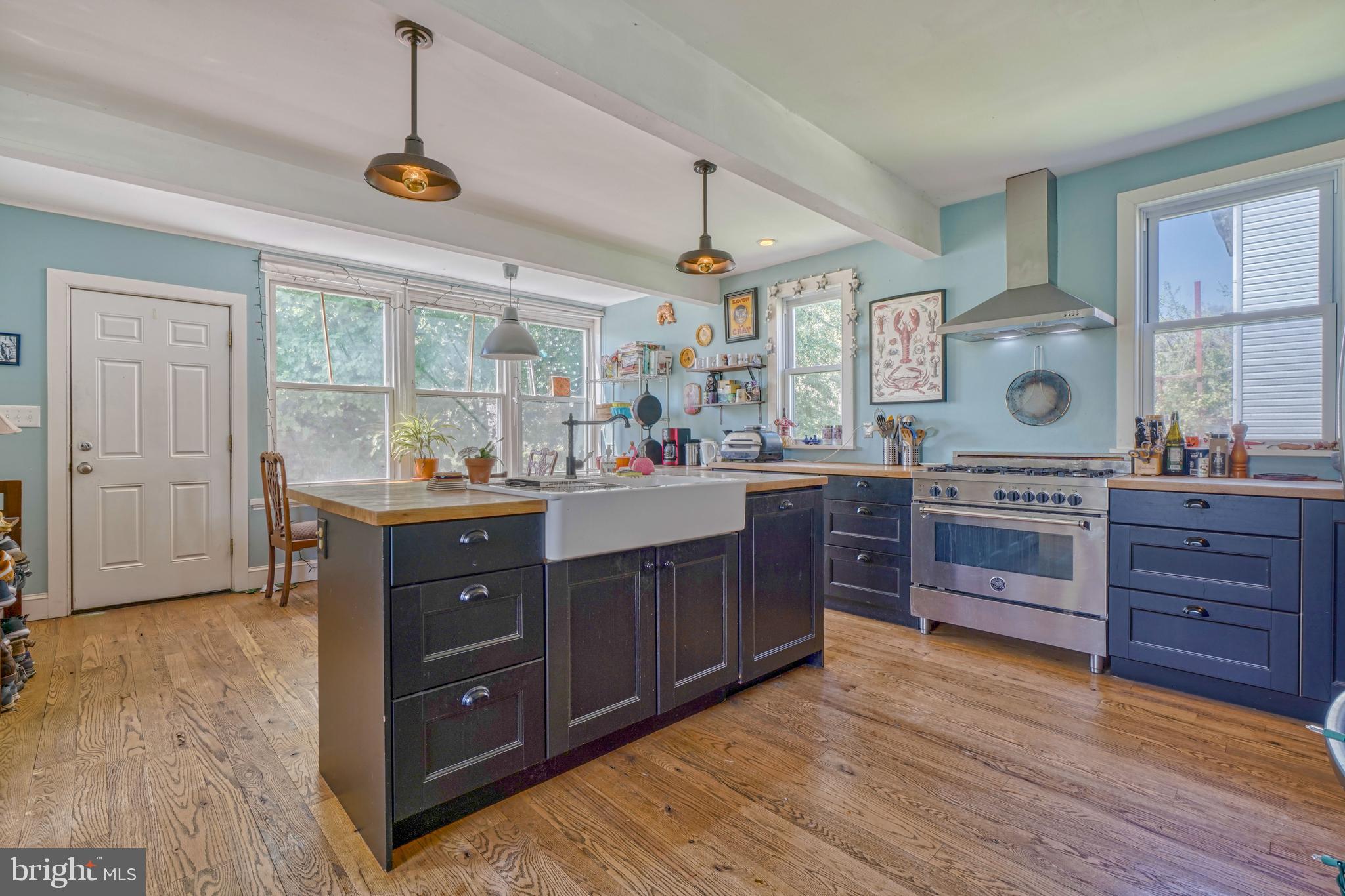 LAURAVILLE HISTORIC DISTRICT - Residential