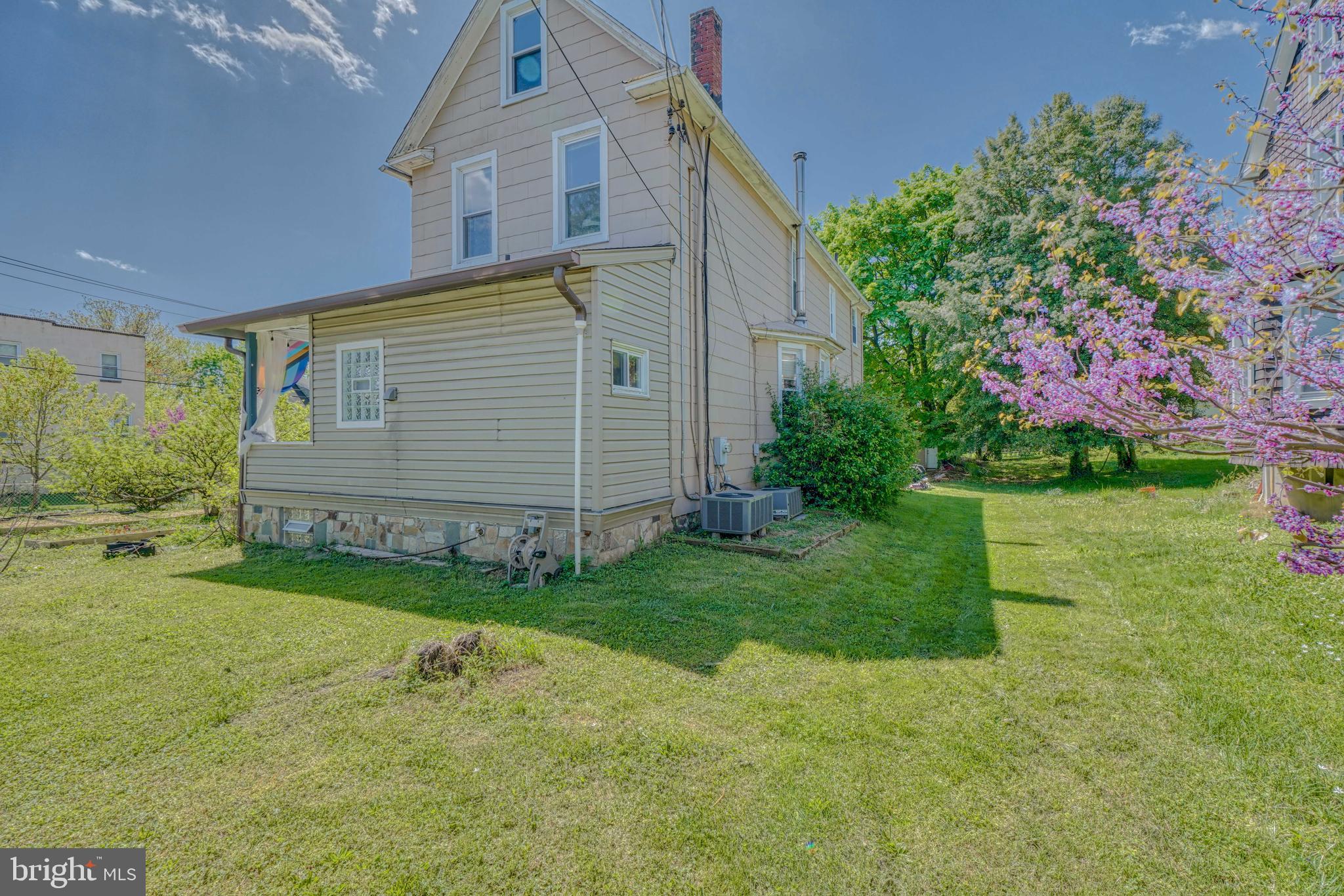 LAURAVILLE HISTORIC DISTRICT - Residential