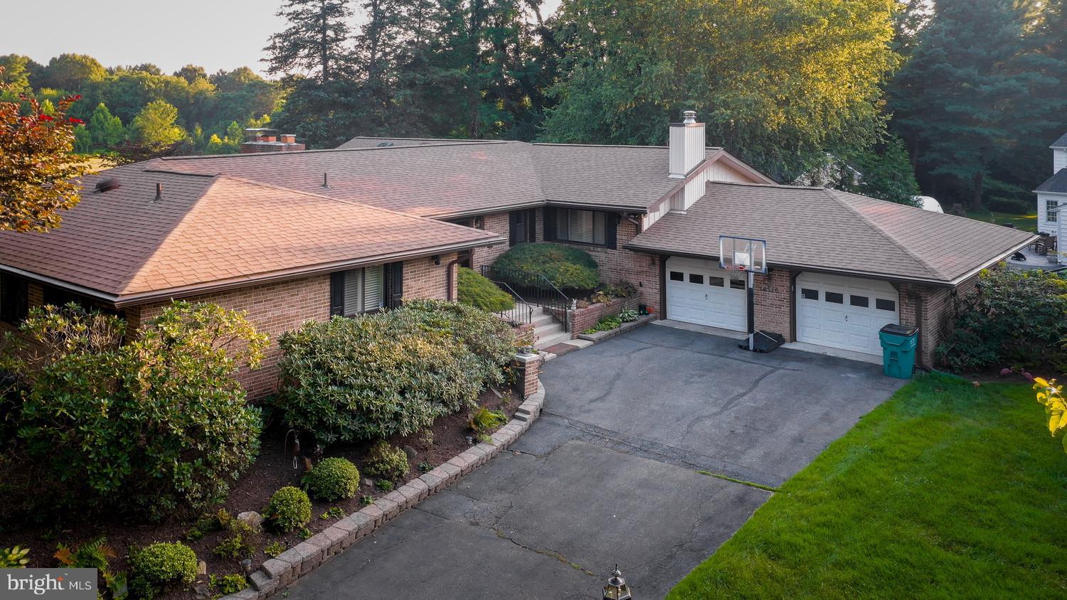 PIONEER HILLS - Residential