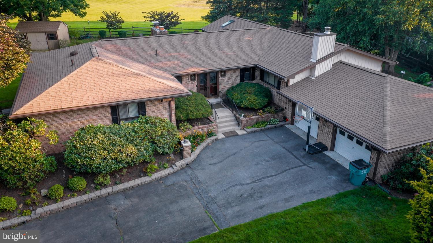 PIONEER HILLS - Residential