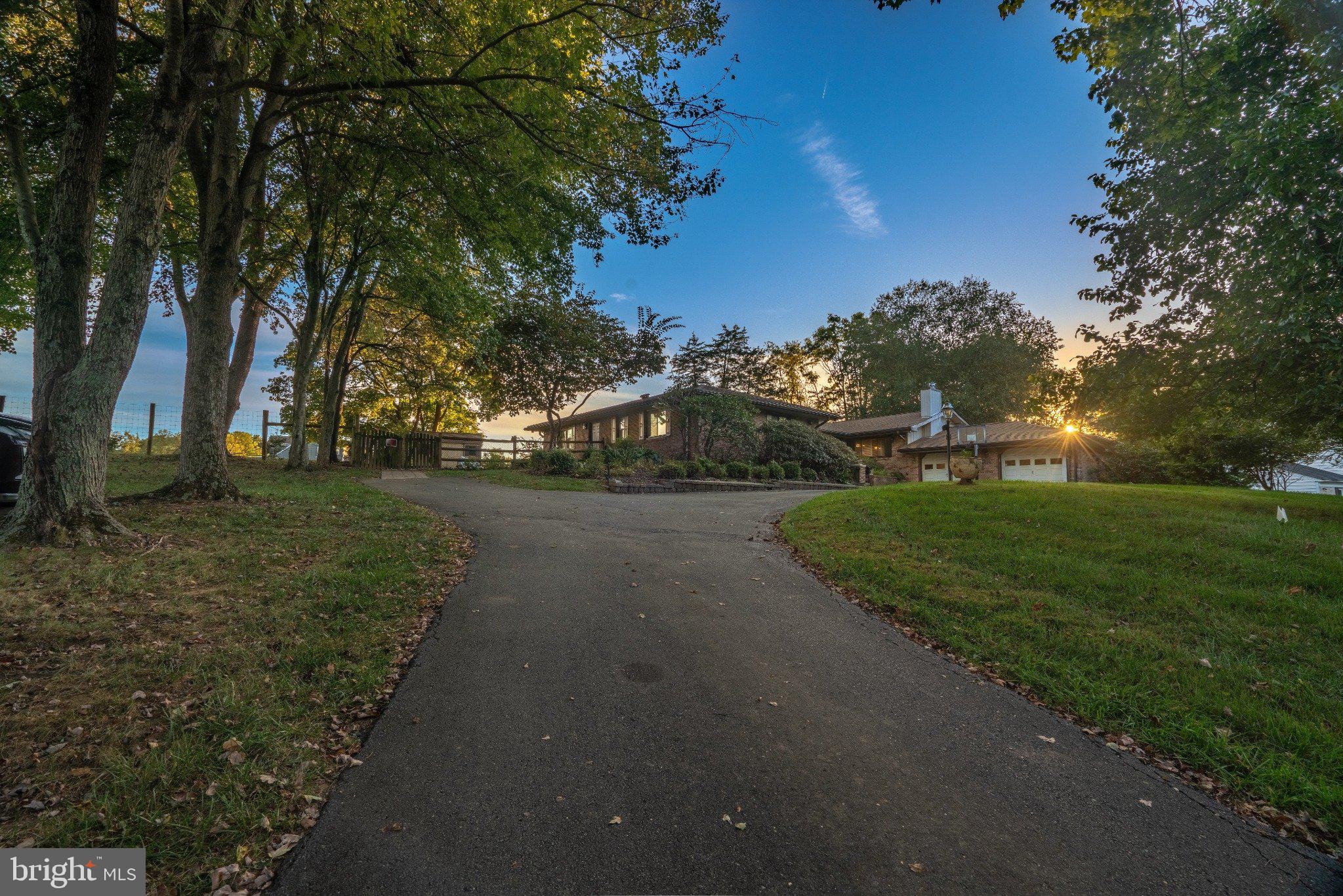 PIONEER HILLS - Residential