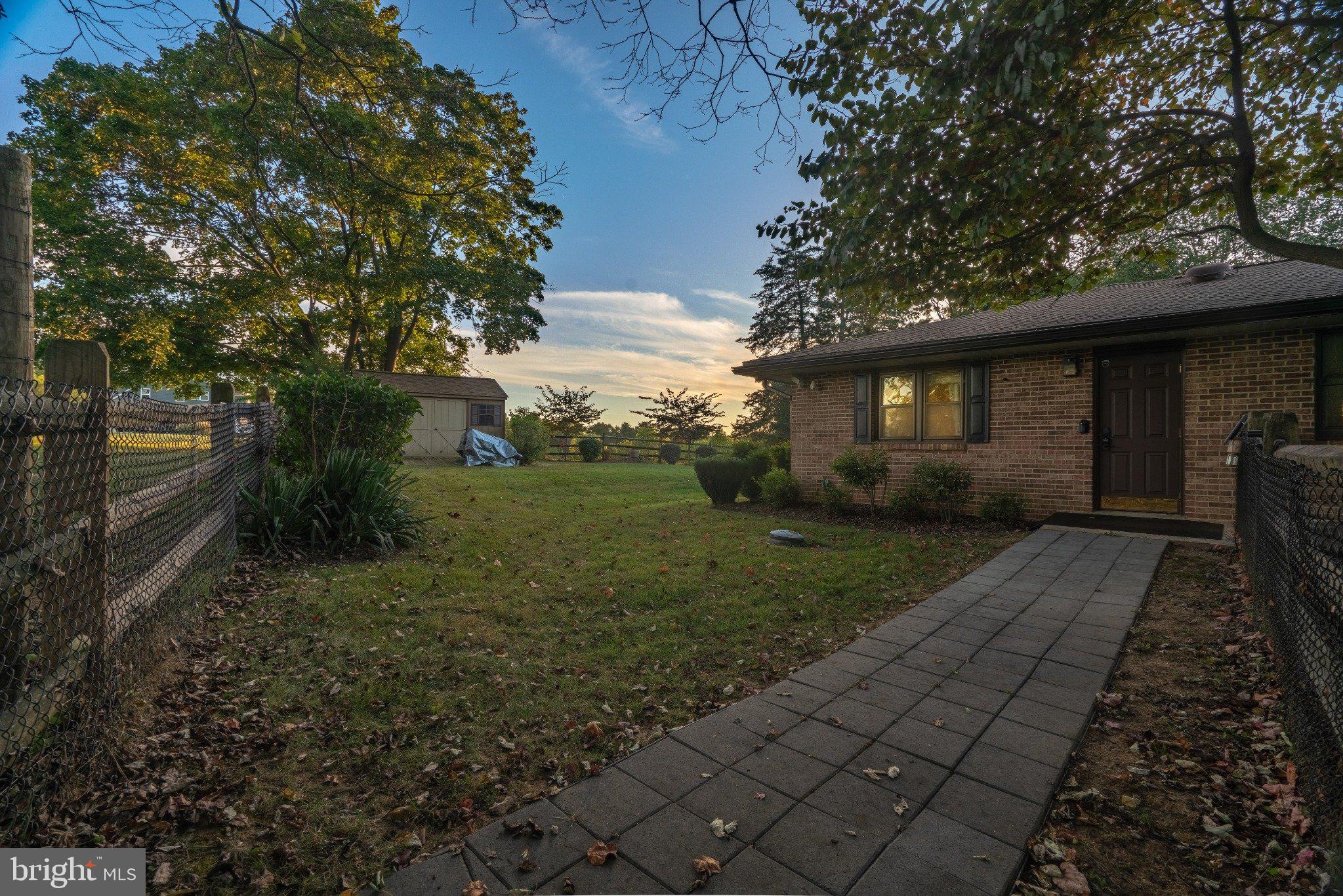 PIONEER HILLS - Residential