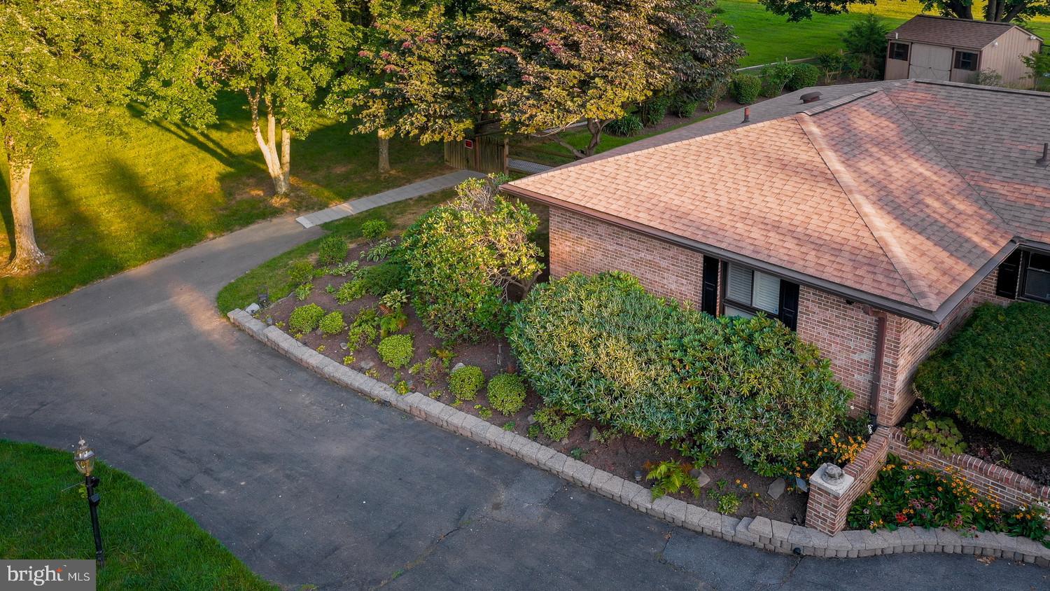 PIONEER HILLS - Residential