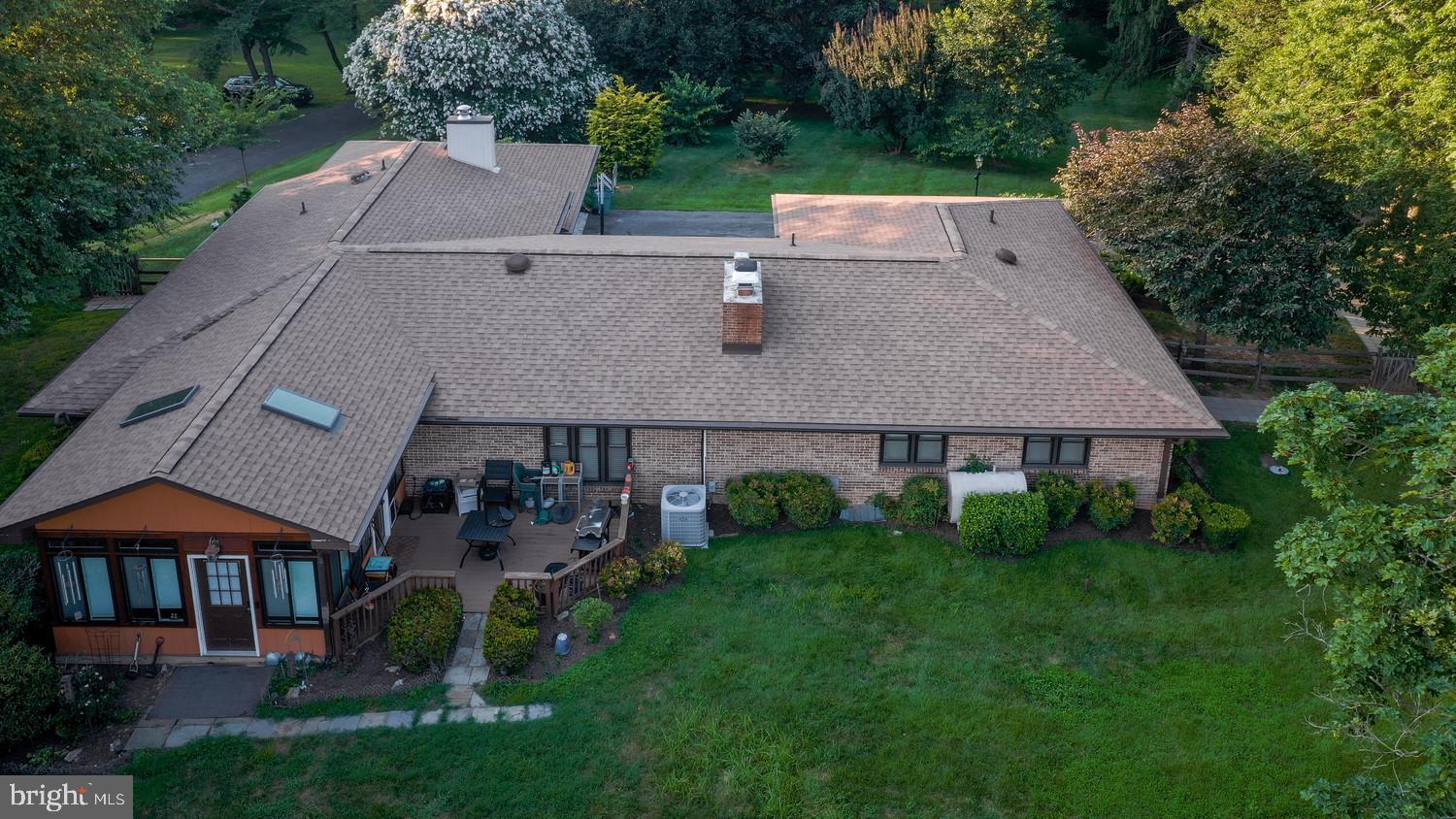 PIONEER HILLS - Residential