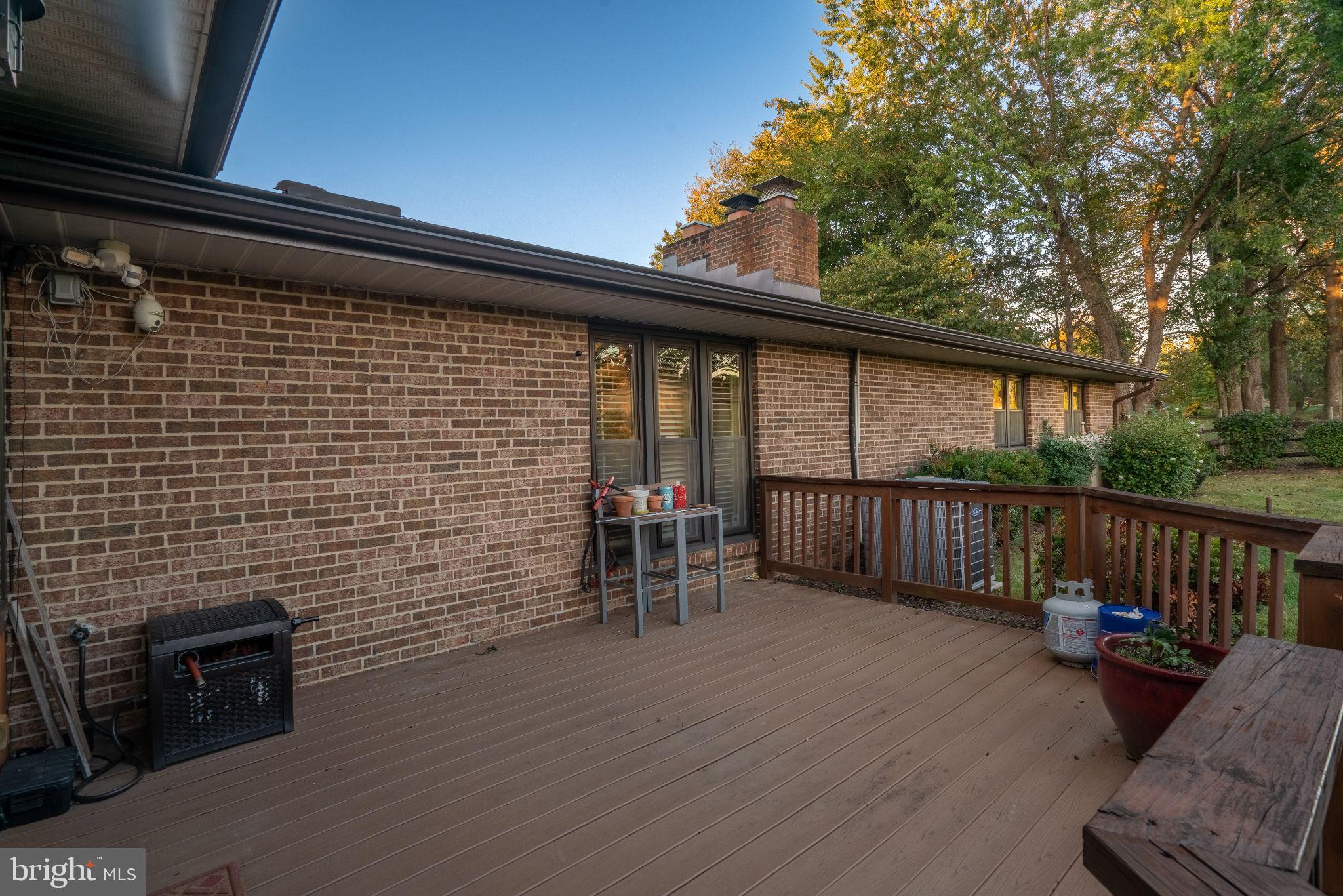 PIONEER HILLS - Residential