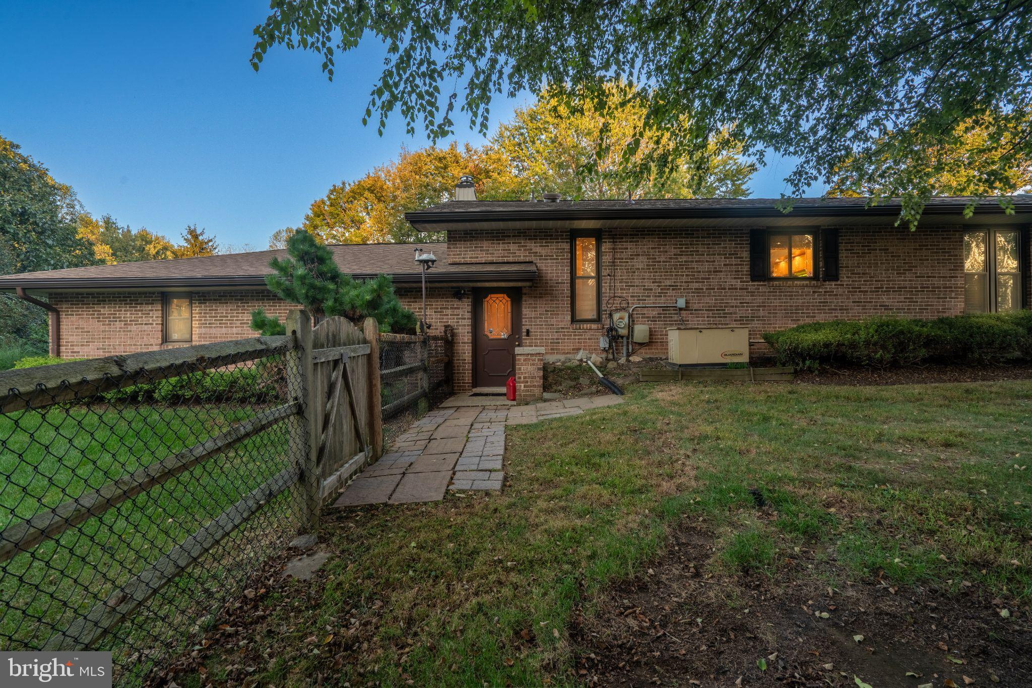 PIONEER HILLS - Residential