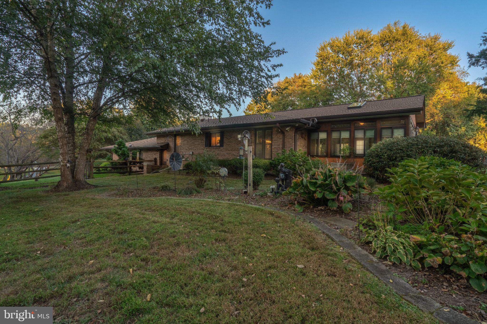 PIONEER HILLS - Residential