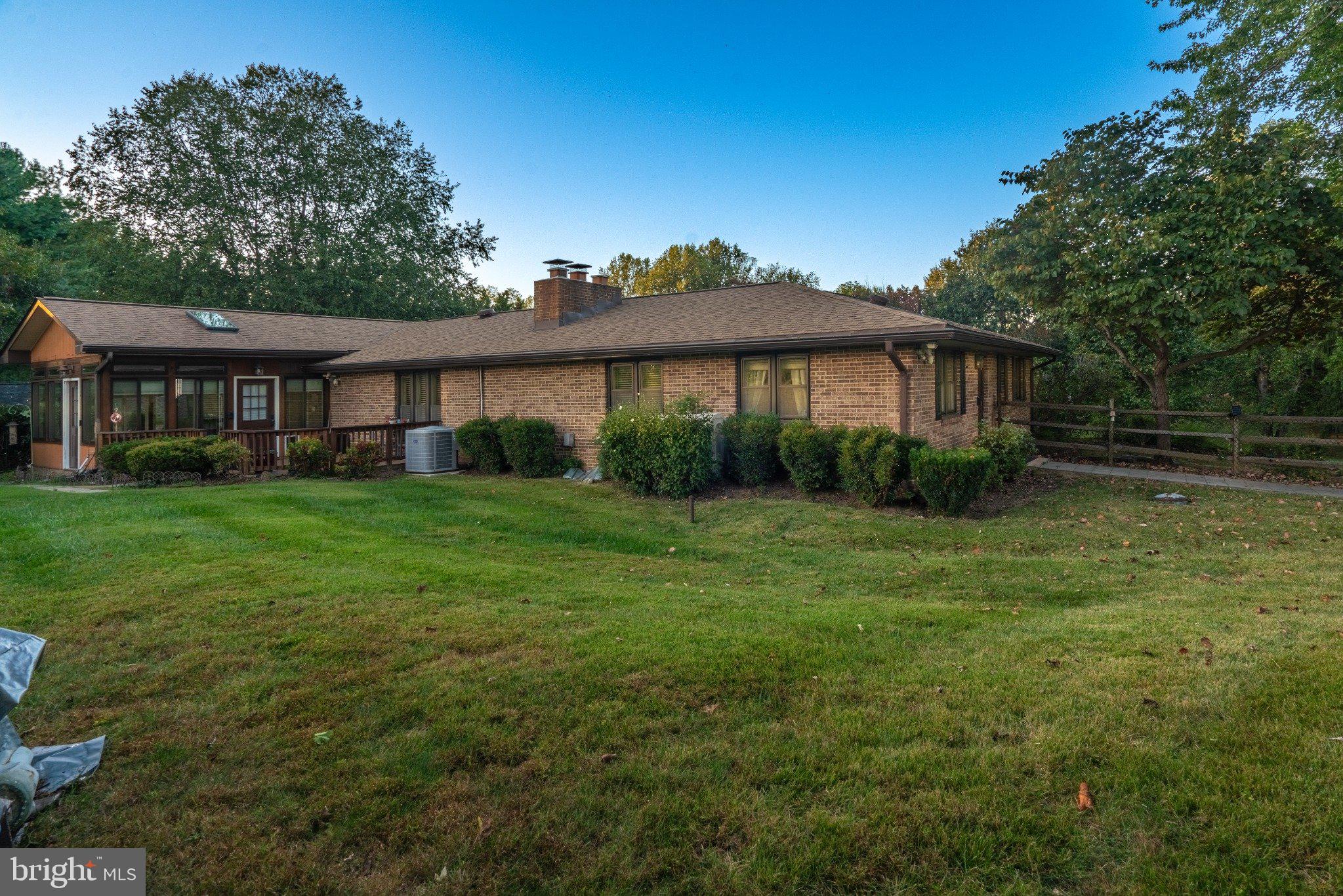 PIONEER HILLS - Residential