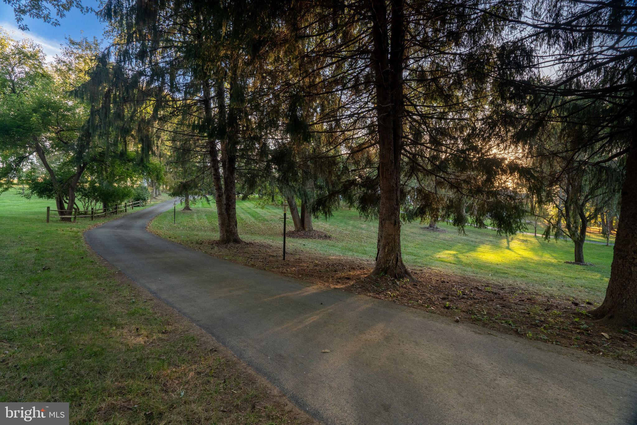 PIONEER HILLS - Residential