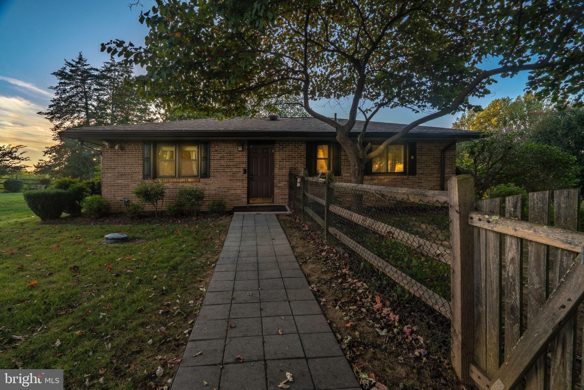 PIONEER HILLS - Residential