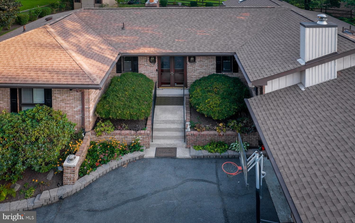 PIONEER HILLS - Residential