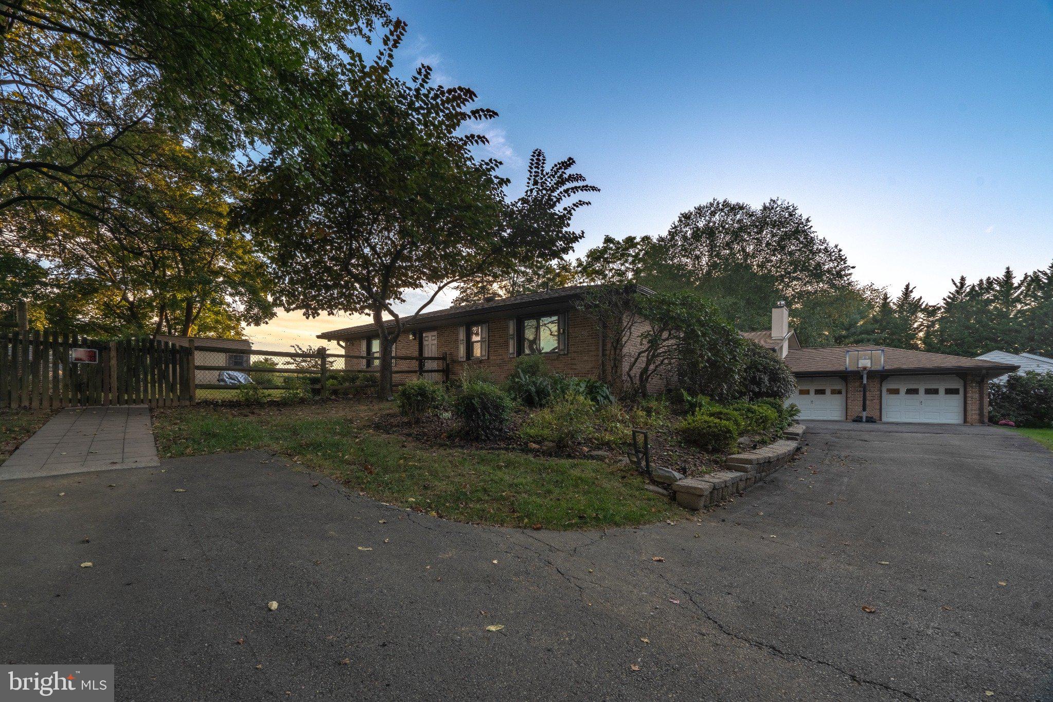 PIONEER HILLS - Residential