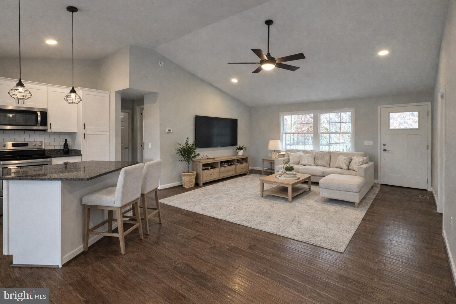 PINE HARBOUR - Residential