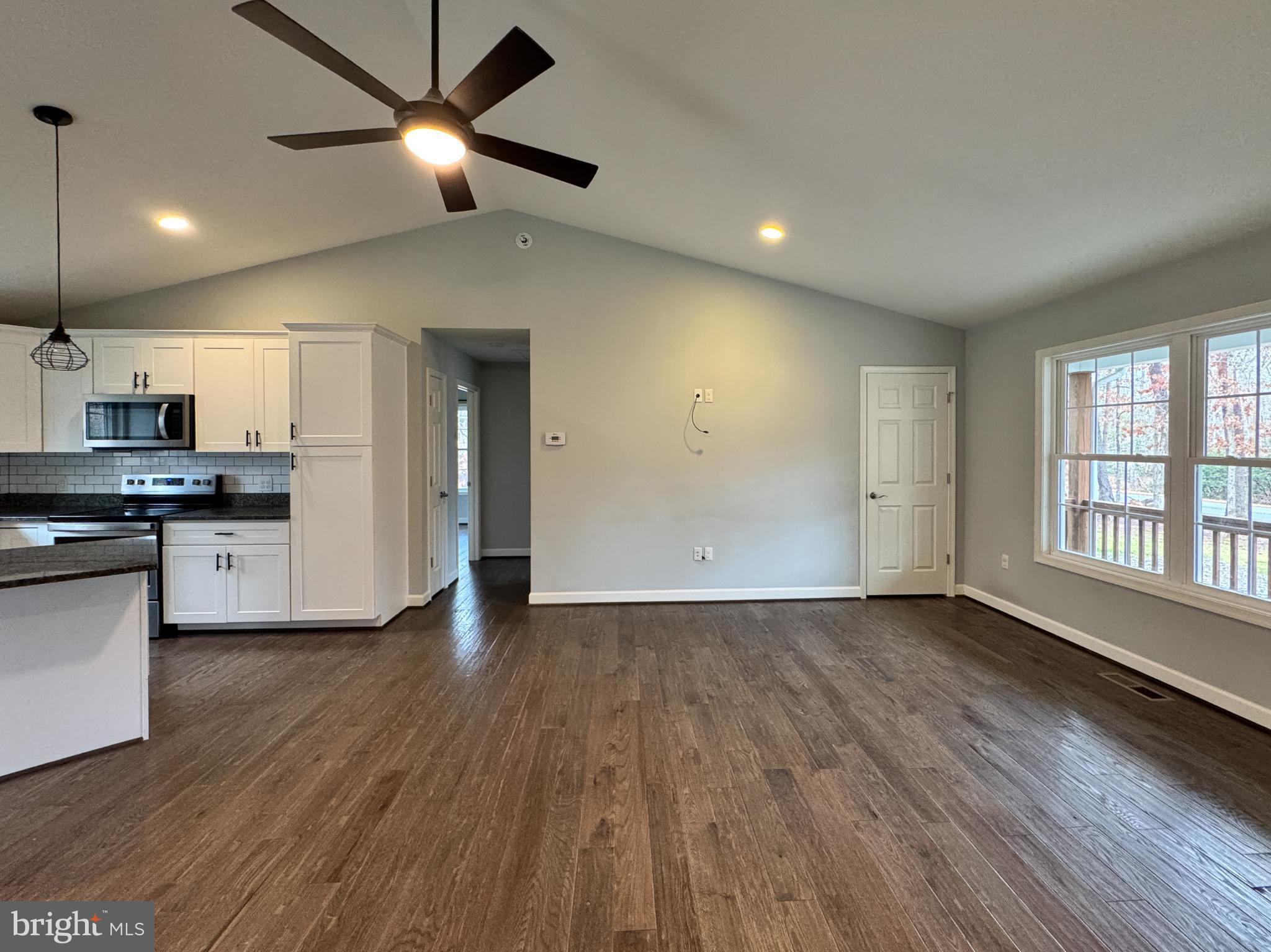 PINE HARBOUR - Residential