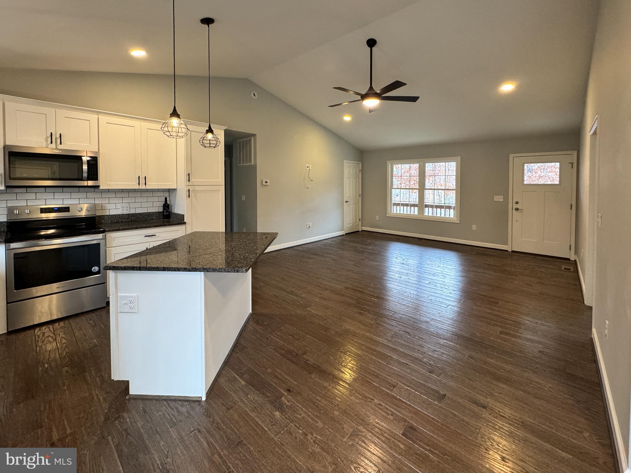 PINE HARBOUR - Residential